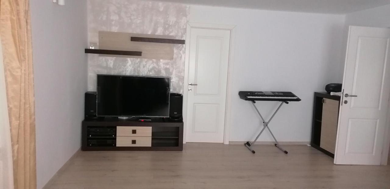 Casa Aris Lepsa Vrancea Hotell Exteriör bild