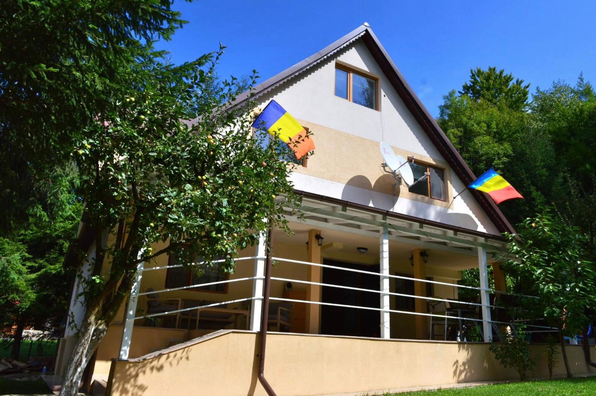 Casa Aris Lepsa Vrancea Hotell Exteriör bild