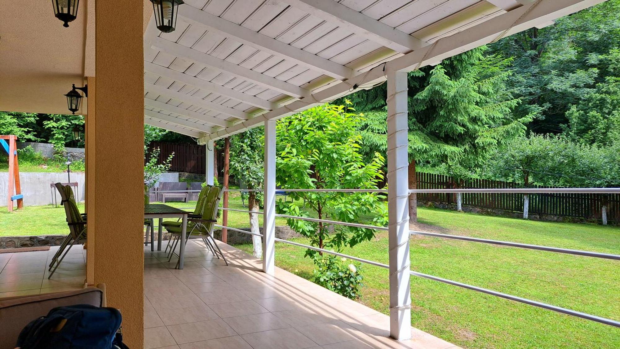 Casa Aris Lepsa Vrancea Hotell Exteriör bild